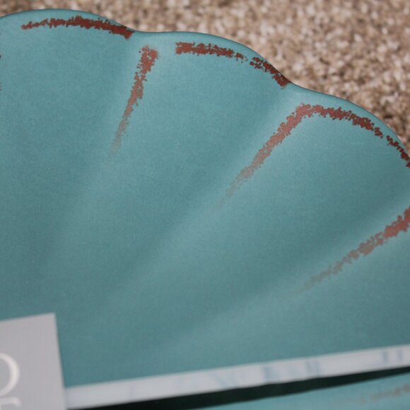 Soho Loft Plates Rustic Scalloped Set of 4 Melamine 11" Dinner Teal Brown NWT - Picture 4 of 7